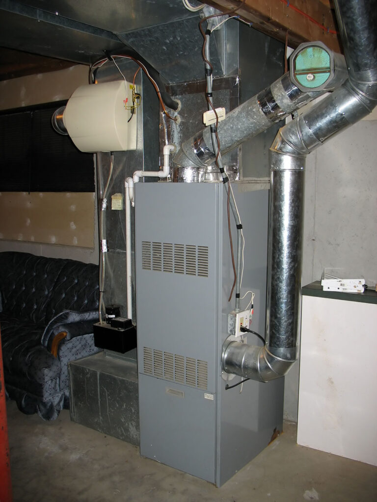 2025-04-–-Skotek-Oil-Sales-BLOGMR4.12-Signs-That-Your-Oil-Furnace-is-Breaking-Down